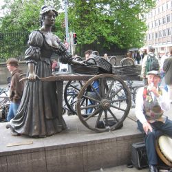 beeld molley mallone dublin